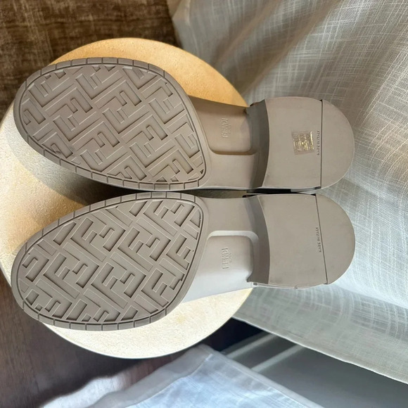 FENDI FRAME LOAFER BEIGE/GREY FF BAGUETTE LOGO SZ UK9/EU 40/US 10 NEW SEASON! - Picture 8 of 8